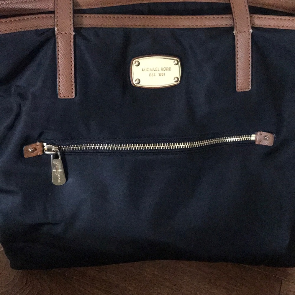 Michael kors hand bag